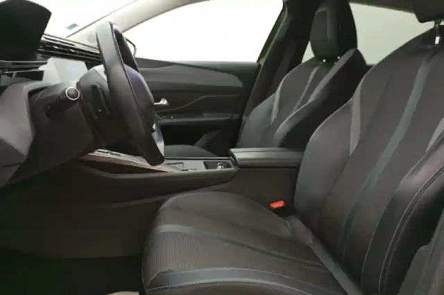 Peugeot 308 phev 180 e-eat8 — photo 45