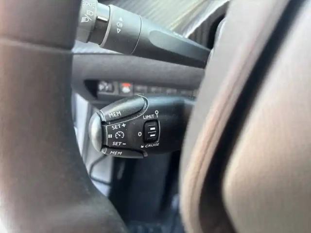 Peugeot 208 puretech 75 s&amp;s bvm5 — photo 15