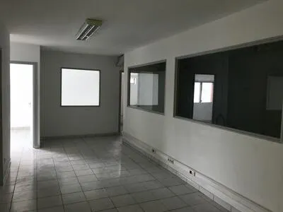 BUREAUX 135 M2 LE LAMENTIN