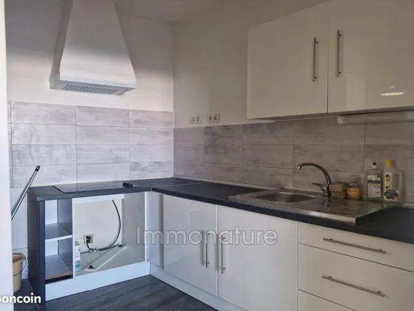 Parking 76 m²