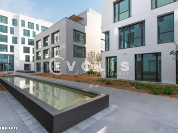 Bureaux 323 m²