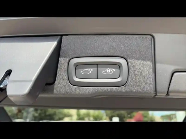 Volvo Xc60 t6 hybride rechargeable 253 + 145ch ultra style dark geartronic 8 awd — photo 8