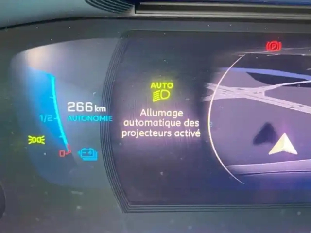 Peugeot 2008 e- 136ch gt — photo 13
