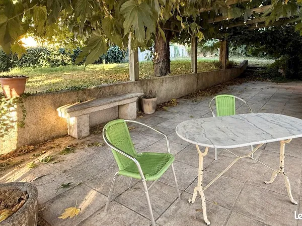 Rare à Toulaud - Maison familiale de 137 m² avec piscine - 350 000