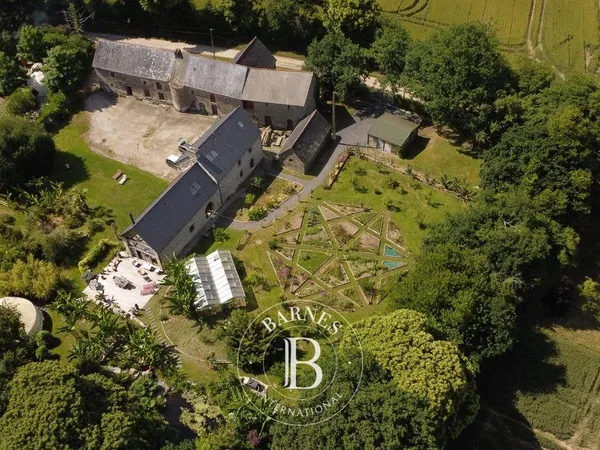 CENTRE BRETAGNE Manoir XVIème