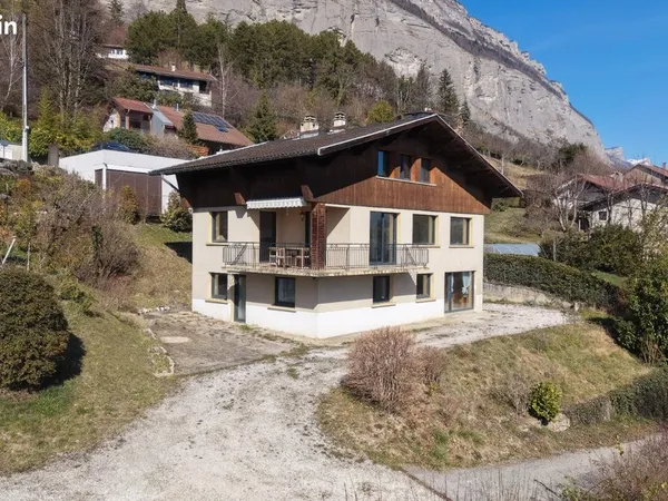 Vente maison Corenc village 210m²