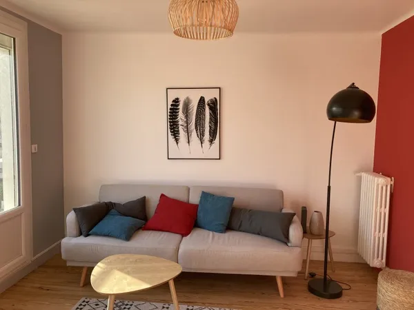 Loue une chambre dans colocation de 2 disponible dès fin Août