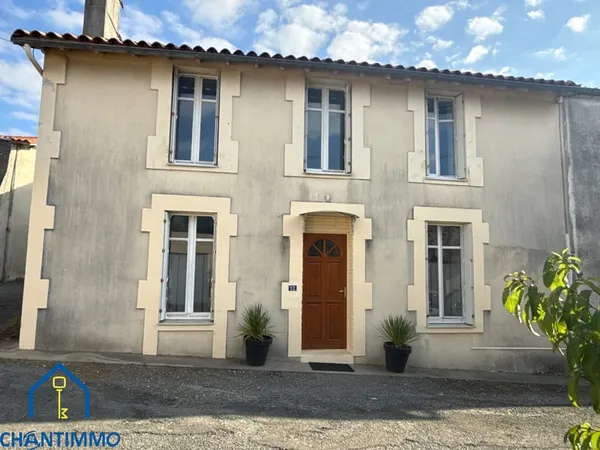 Maison en pierres rénovée avec beaucoup de charme et fonctio