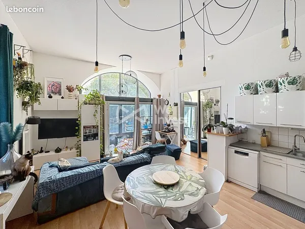 Loft 3 pièces 67 m²