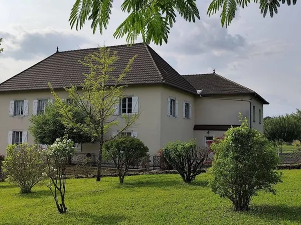 Maison 9 pièces 216 m²