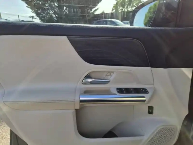 Mercedes Eqa 250 — photo 12