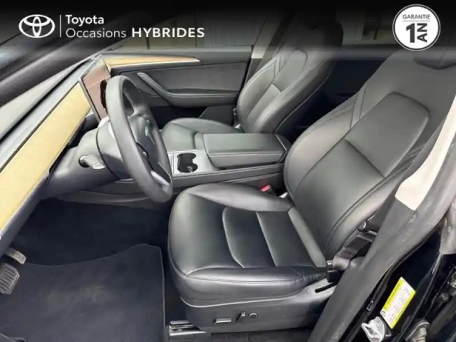 Tesla Model Y standard rwd — photo 11