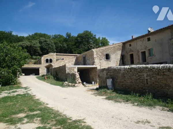 Maison 11 pièces 800 m²