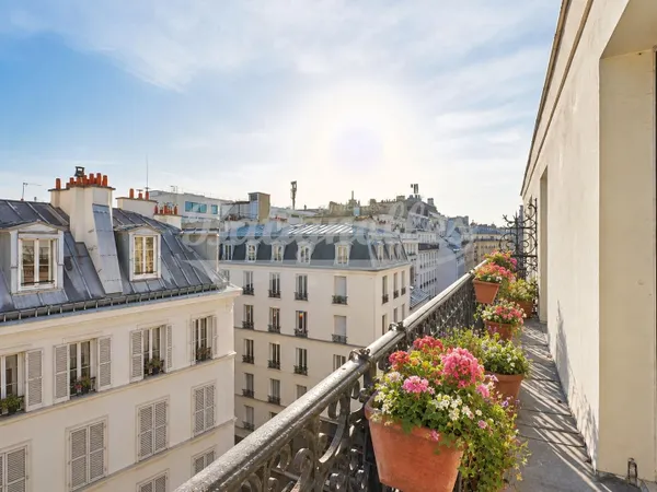 PARIS 17€ BATIGNOLLES CHARME DE L'ANCIEN, BALCON ET VUES