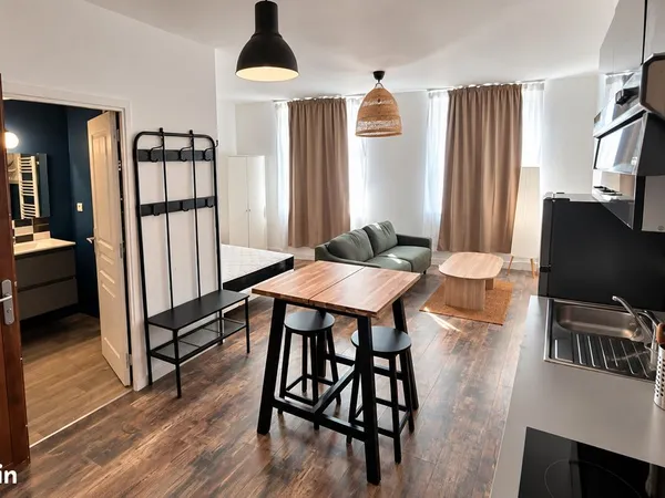 Studio 1 pièce 28 m²