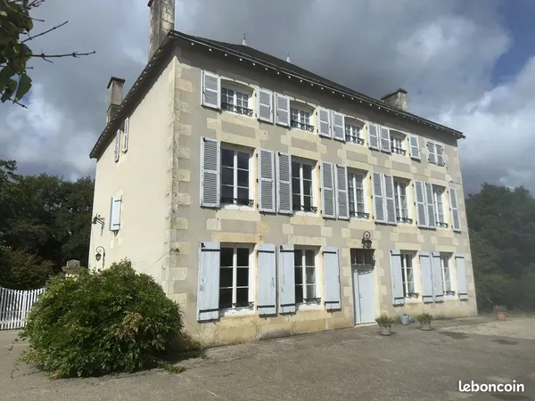 Maison 15 pièces 384 m²