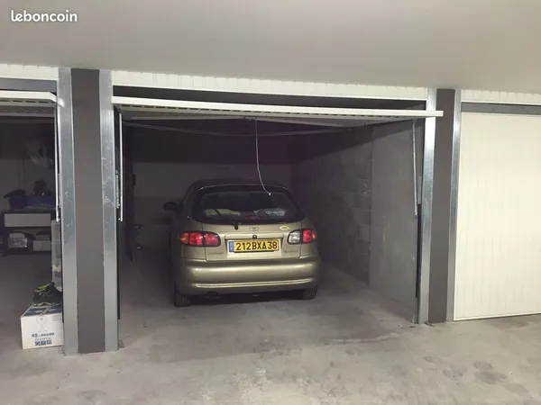 Location box garage sécurisé Grenoble centre - Quartier aigle