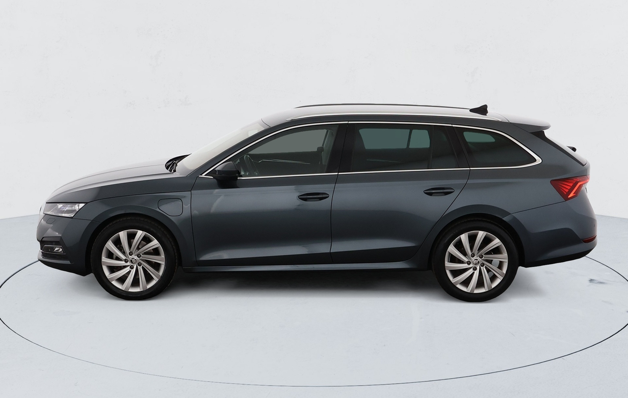 Skoda Octavia Combi — photo 2