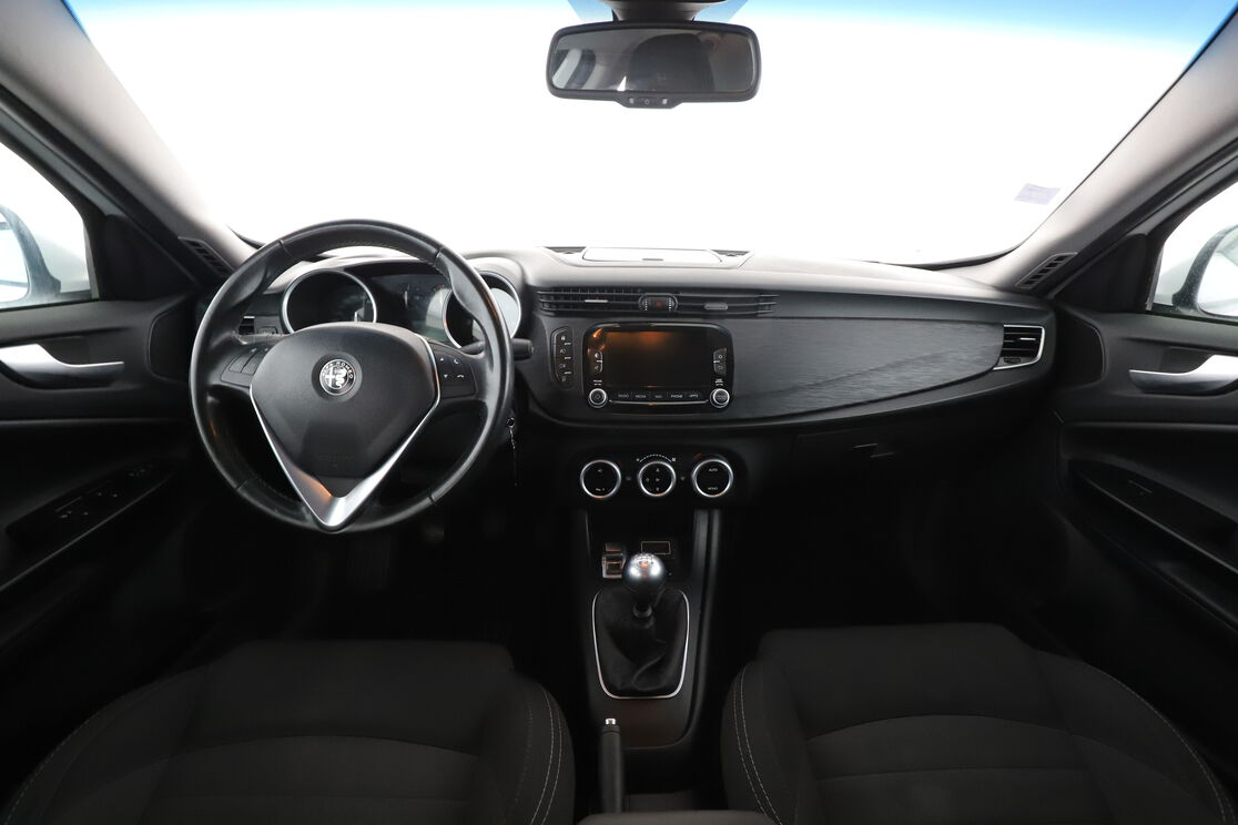 Alfa Romeo Giulietta 1.6 JTDM Super — photo 11
