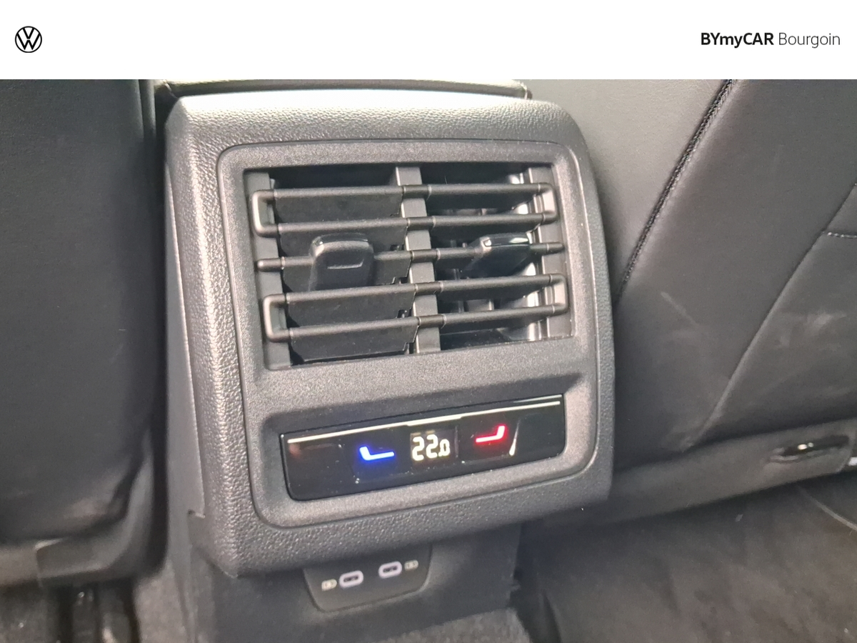 Volkswagen Golf 1.5 eTSI EVO2 150 DSG7 — photo 17