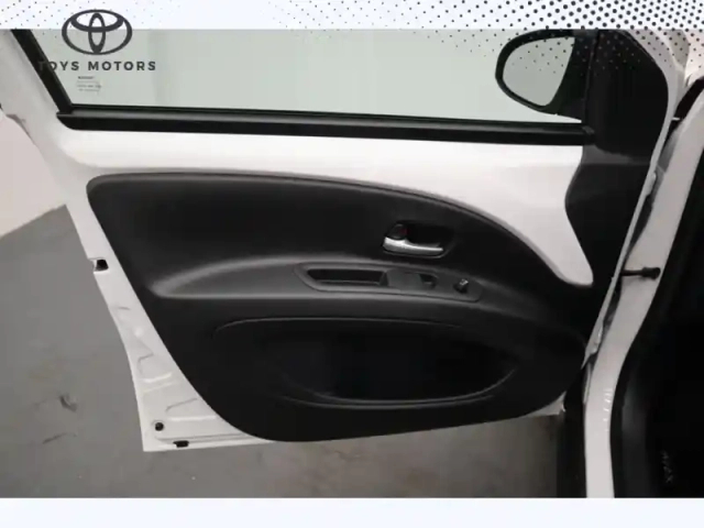 Toyota Aygo 1.0 vvt-i 72 dynamic — photo 11