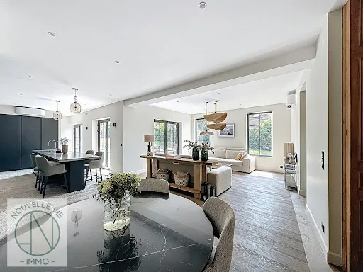 Maison 8 pièces 235 m²