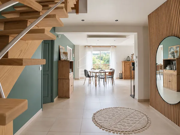Maison 5 pièces 180 m²