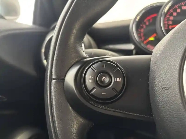 Mini Mini cabriolet cooper 136 ch — photo 33