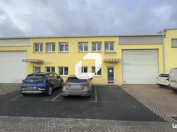 Local d'activité 847 m²
