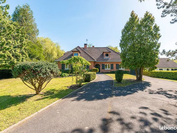 Propriété 12 pièces 202 m²