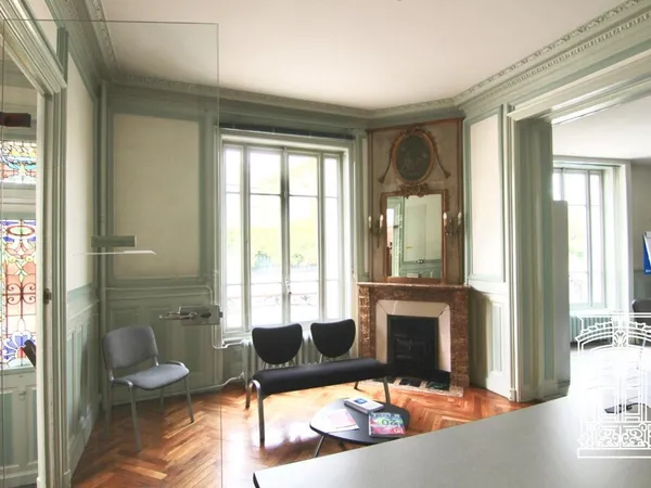 Vends maison bourgeoise - 300 m² - 15 pièces - Cours 69470