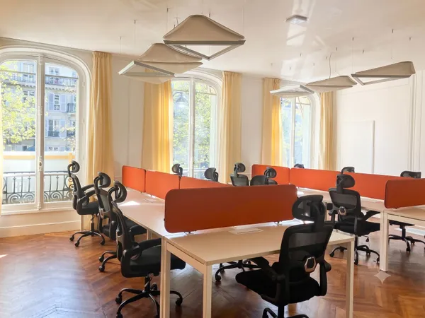 Local professionnel 240 m²