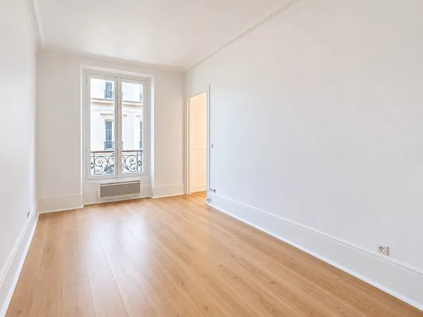 TROCADERO - 2 pièces - 30 m² - 1200€ CC/mois
