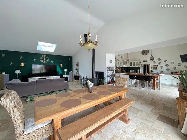 Maison 7 pièces 225 m²
