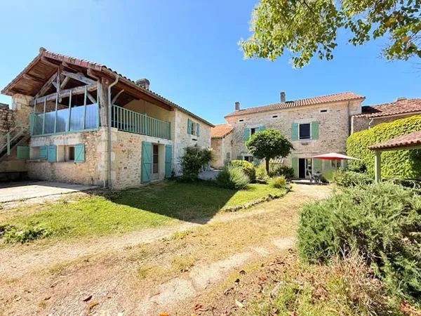 Maison 10 pièces 198 m²
