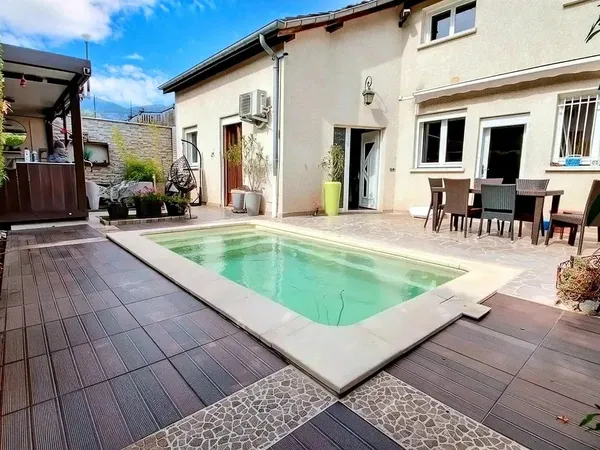 A VENDRE - VILLARD-BONNOT - Maison T7+C