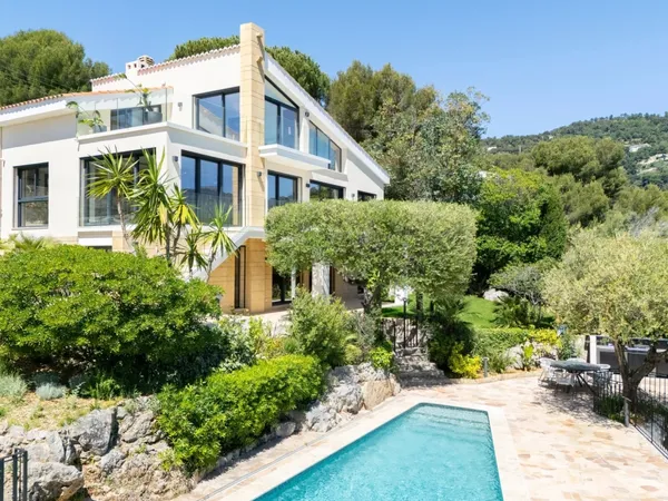 Villa architecte à vendre La Toracca Roquebrune vue mer