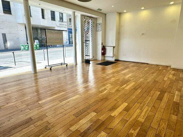 Local commercial 77 m²