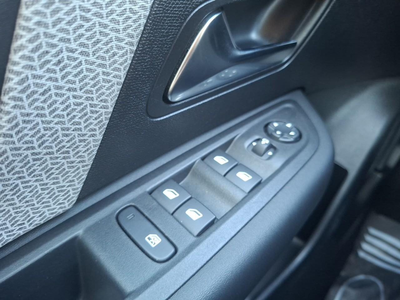 Citroën C4 puretech 130ch s&s shine eat8 — photo 23