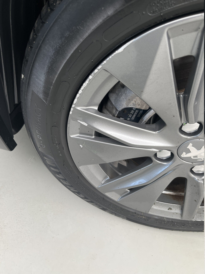 Peugeot 208 — photo 56
