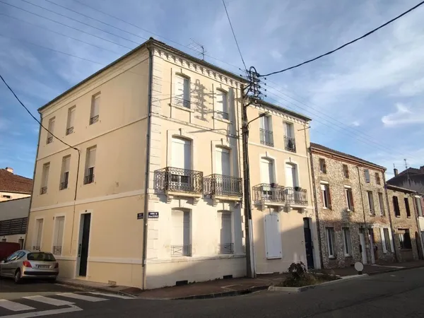Immeuble avec 4 appartements et cave