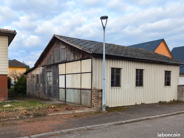 Hangar 90 m² sur terrain constructible
