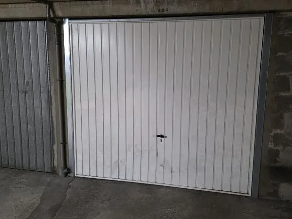 Parking/box 13 m² MANTES LA JOLIE