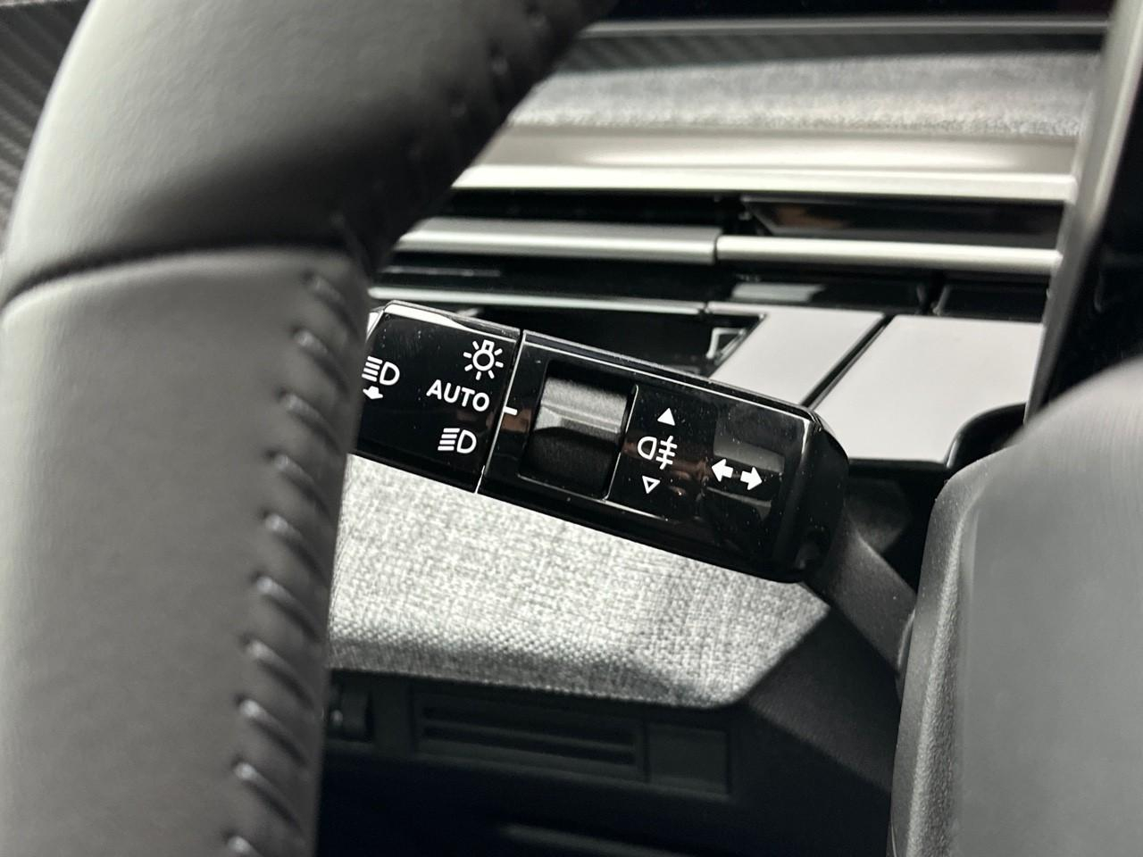 Peugeot 3008 hybrid 145 e-dcs6 allure — photo 17