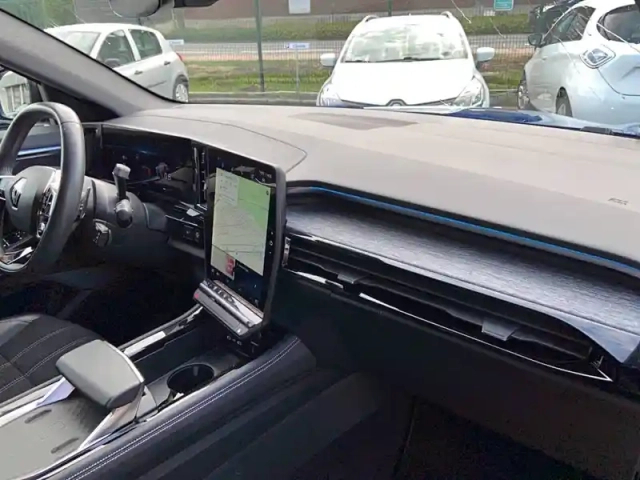 Renault Austral mild hybrid 160 auto — photo 18