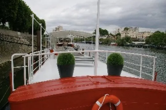 Péniche 6 pièces 182 m²