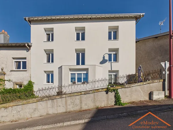 190 m² habitables, quatre chambres et de vastes dépendances po