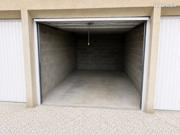 Garage/Box à louer