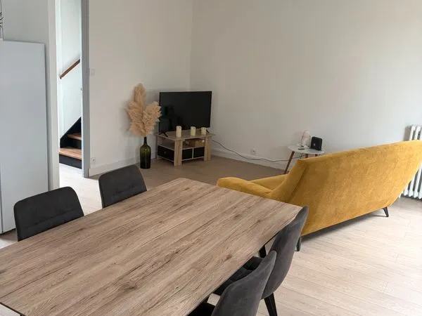 Loue Maison 3 pièces - 63 m² - Jardin clos, terrasse et garage - Saintes, quartier Palissy