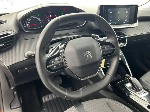 Peugeot 2008 puretech 130 s&amp;s eat8 — photo 9